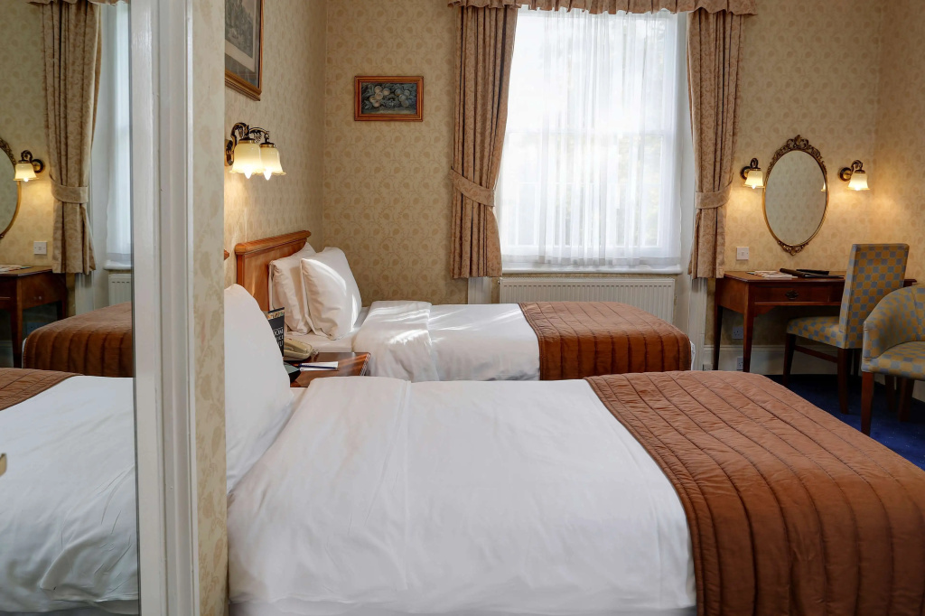 Отель Best Western Swiss Cottage Hotel в Лондоне