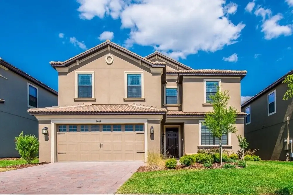 6-Bedroom Villa in Four Corners 1409RF