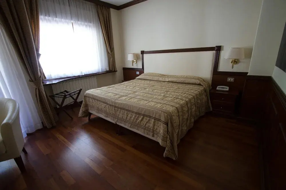Standard Double room (full double bed)