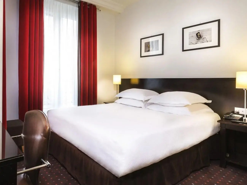 Double room (full double bed)