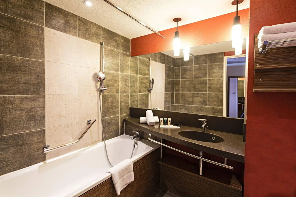Hôtel & Spa - Thalazur Port Camargue - Général