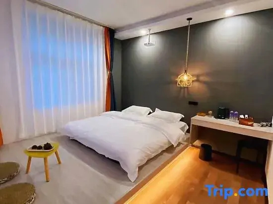 Madrigal hotel 51
