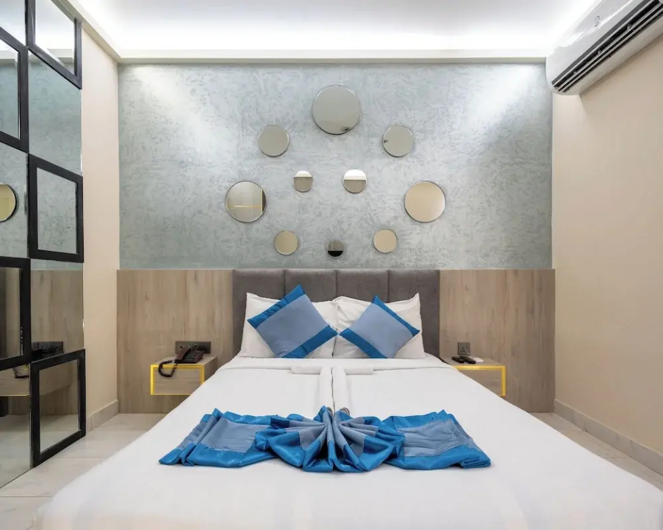 Economy room