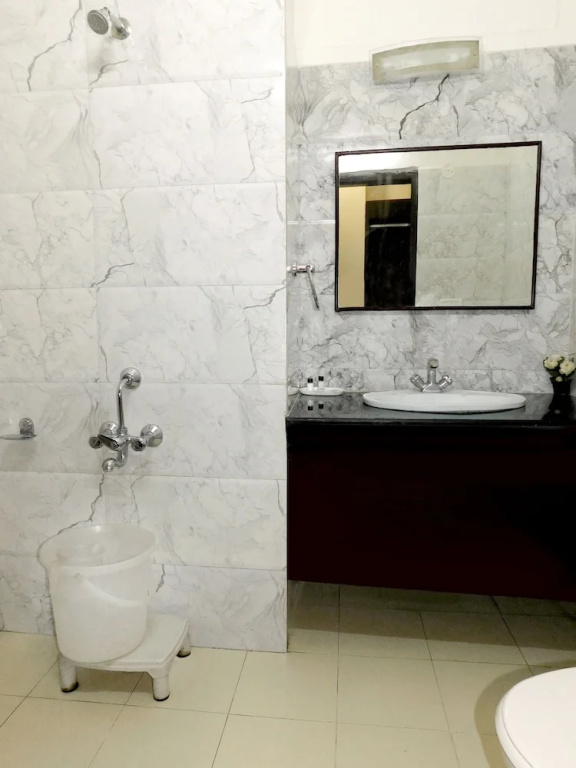 Executive Double room (full double bed)