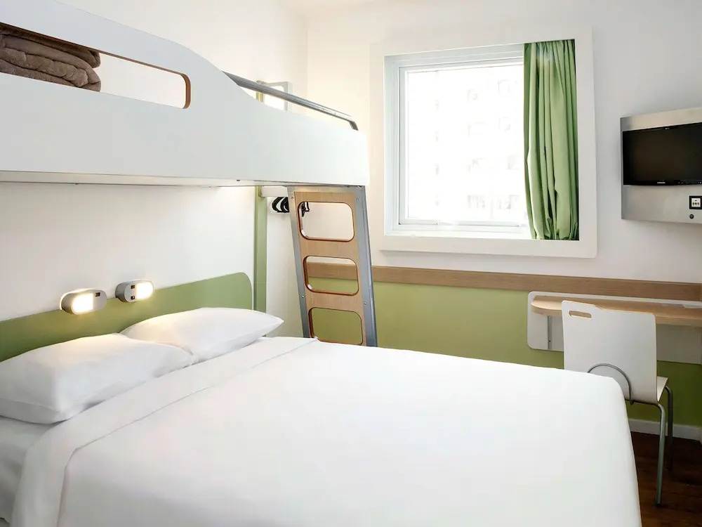 Двухместные апартаменты Standard двуспальная кровать в ibis budget BH Afonso Pena Savassi