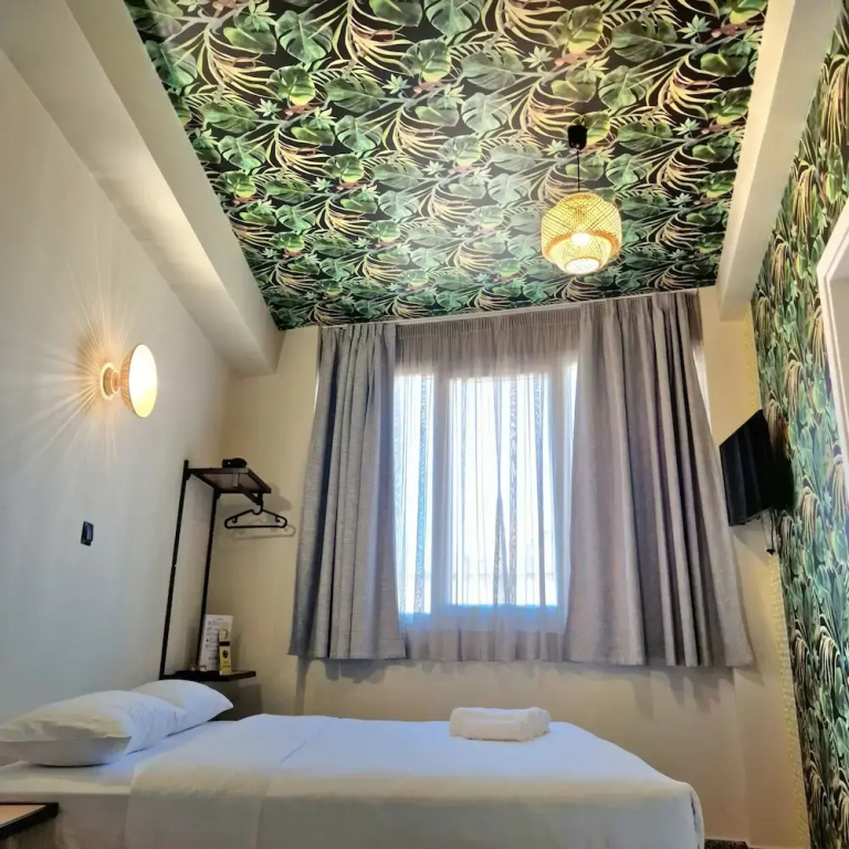 Economy room