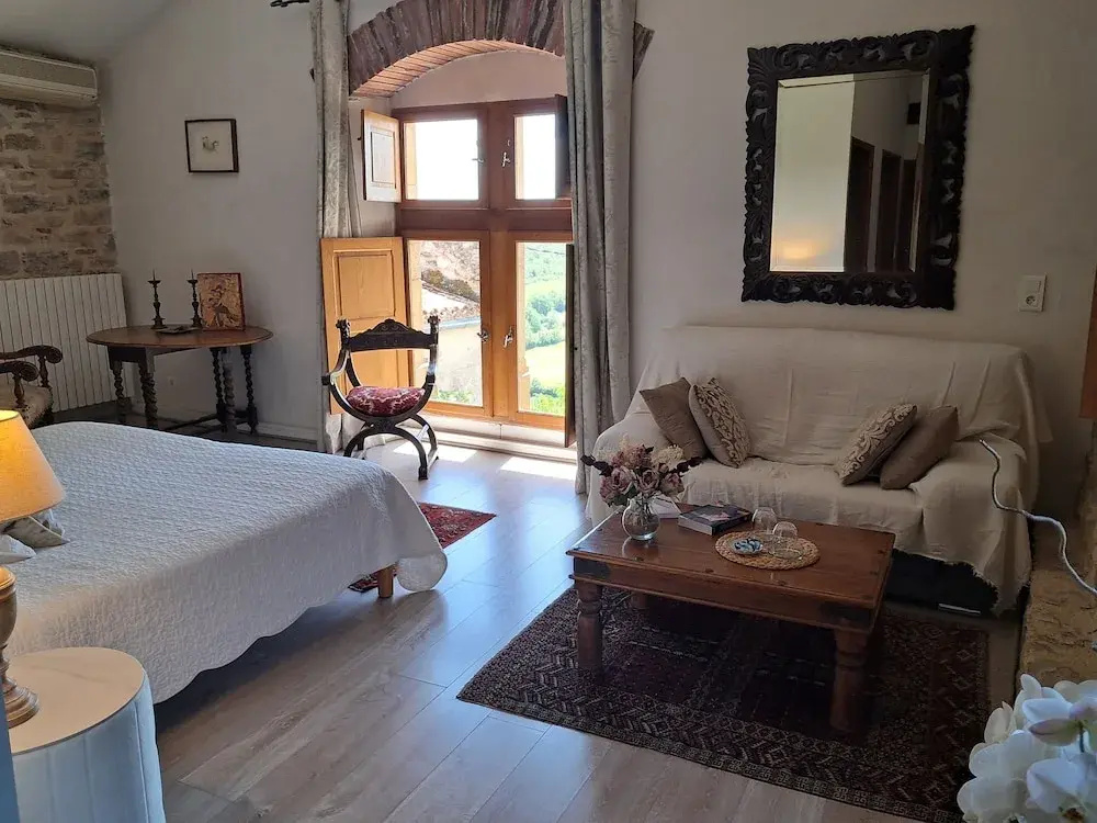 Grand room