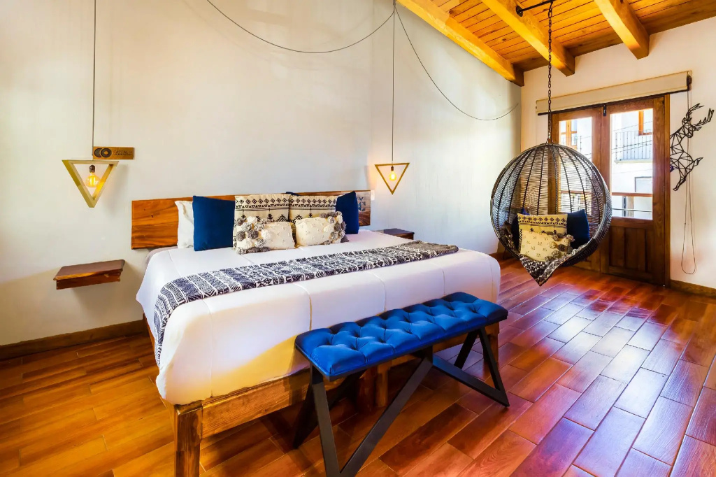Deluxe Double room (full double bed)