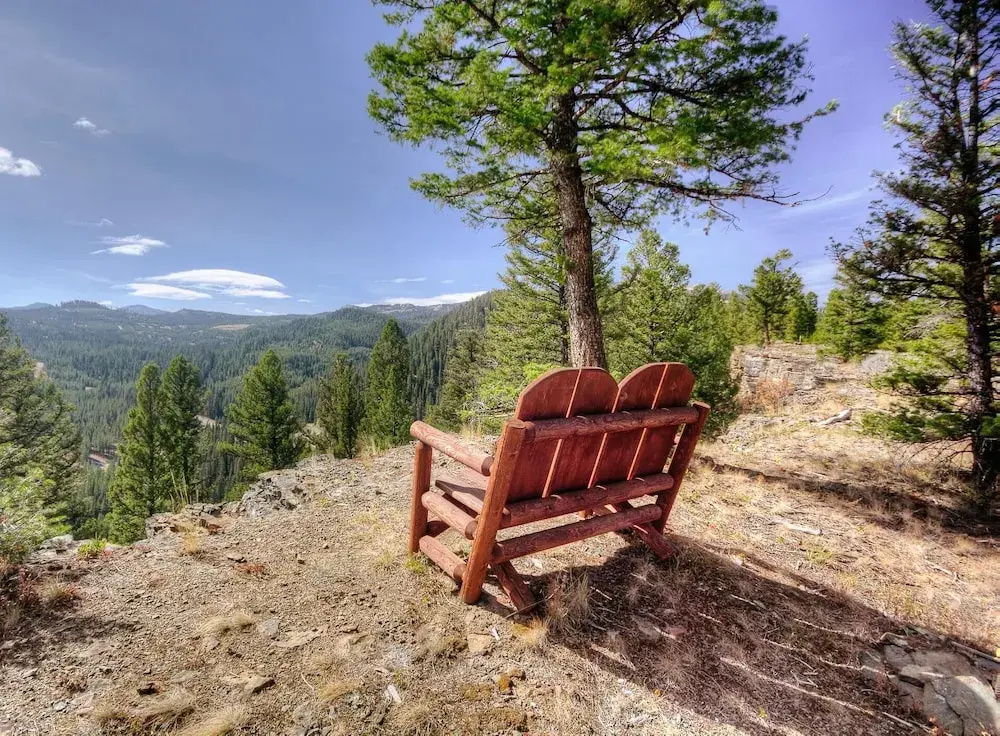 Huckleberry Hideaway by Big Sky VR