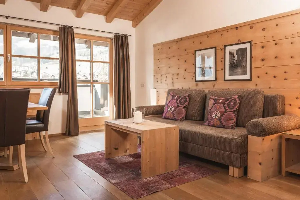 2 Bedrooms Luxury Apartment with balcony