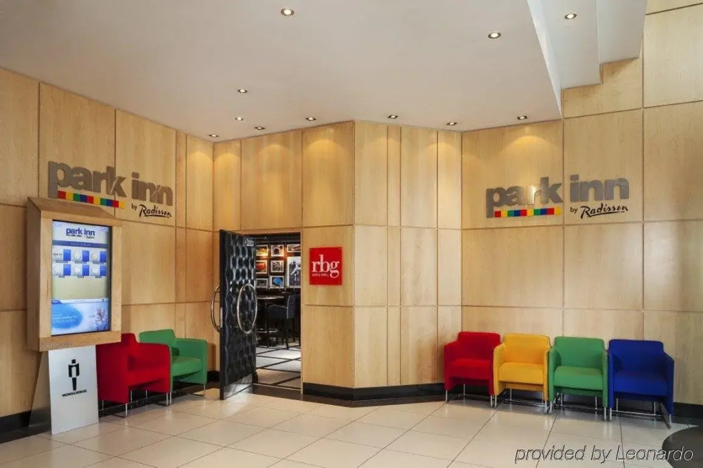 Lobby & Reception