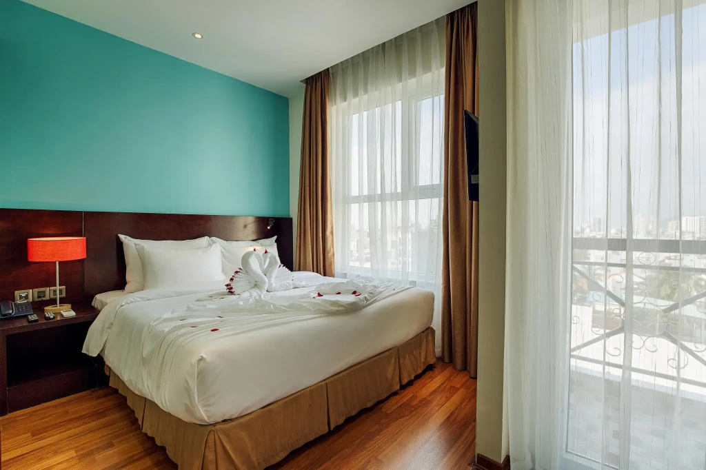 Deluxe Double room (full double bed)