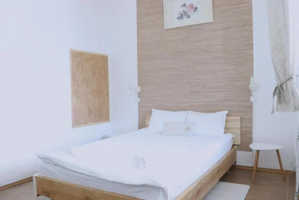 Deluxe Double room with balcony (full double bed)