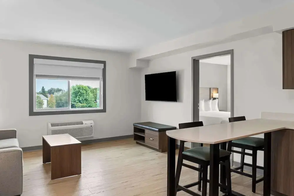 1 Bedroom Double Suite (full double bed)