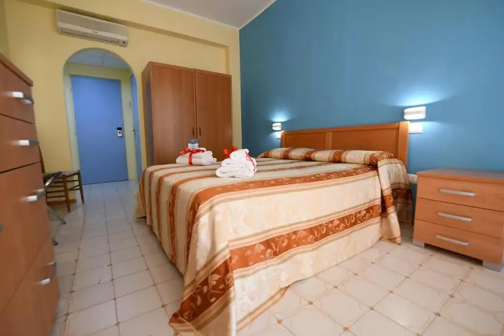 Economy Double room (full double bed)