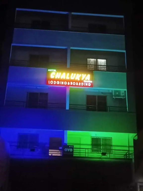 OYO Flagship 91800 Hotel Chalukya Executive
