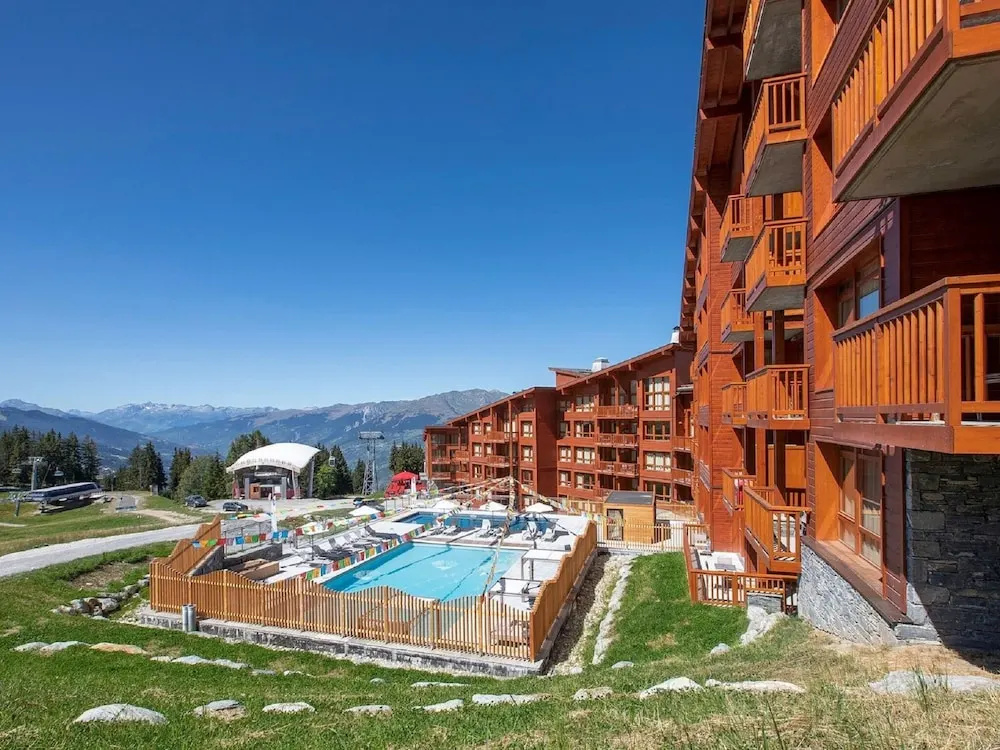 Ski Retreat With Pool