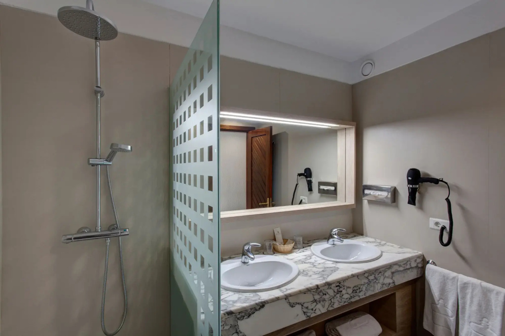Plus Fariones Suite Hotel - Général