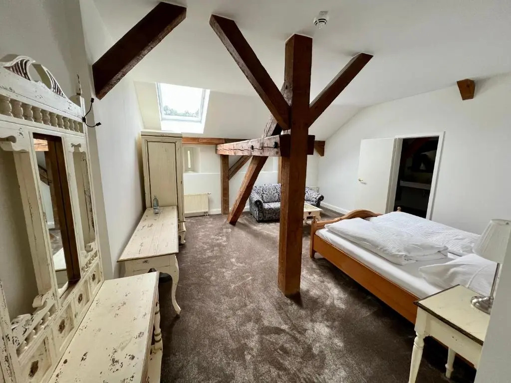 Economy room