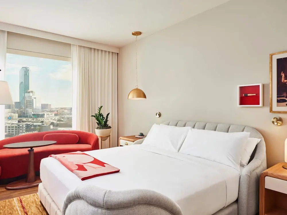 Номер Standard с видом на горы в Virgin Hotels Dallas
