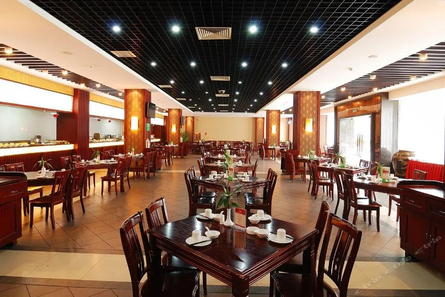 Food & Beverage