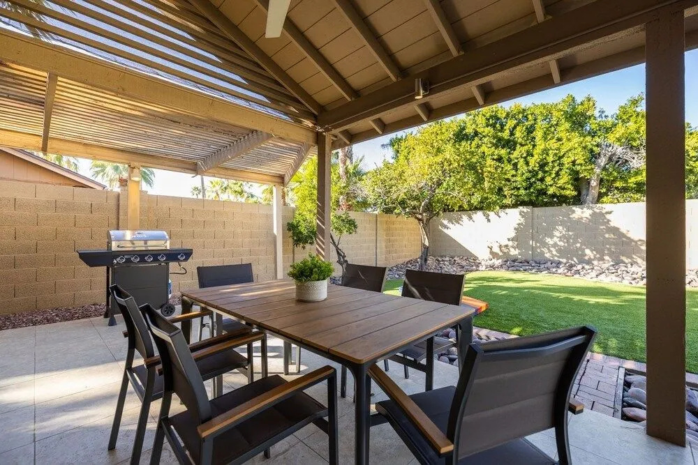 Scottsdale Friess 4 Bedroom Home by RedAwning
