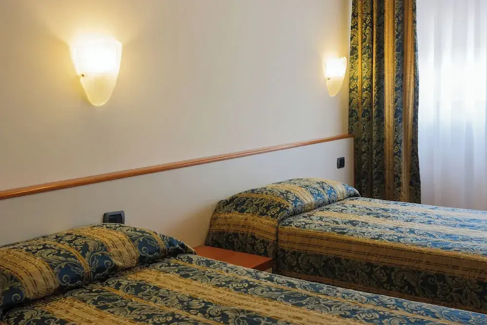 Economy room