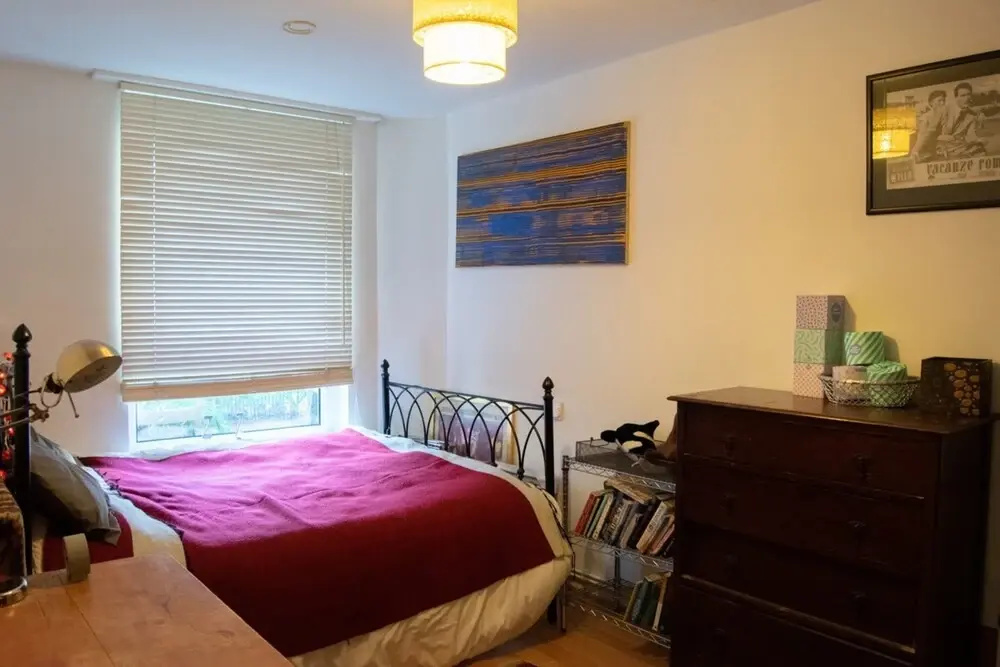 1 Bedroom Flat near DLR