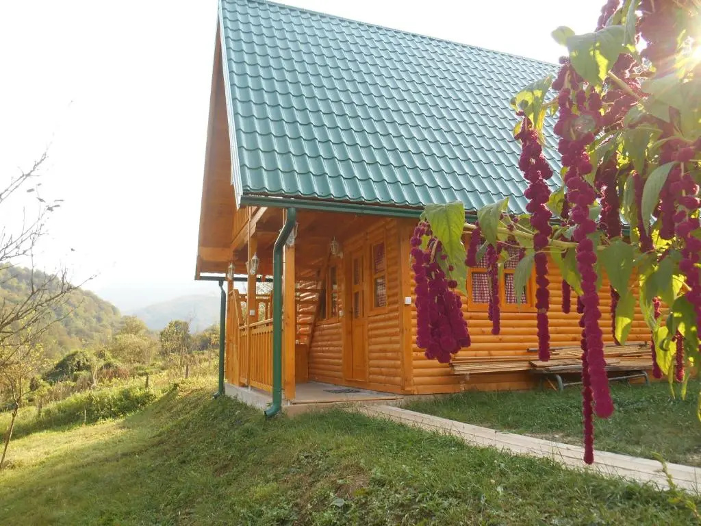 Bungalow with water view