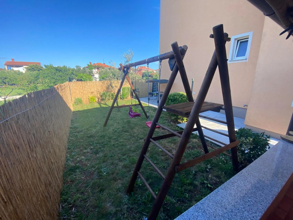 Apartment Ari - Pula, cozy with roof terrace