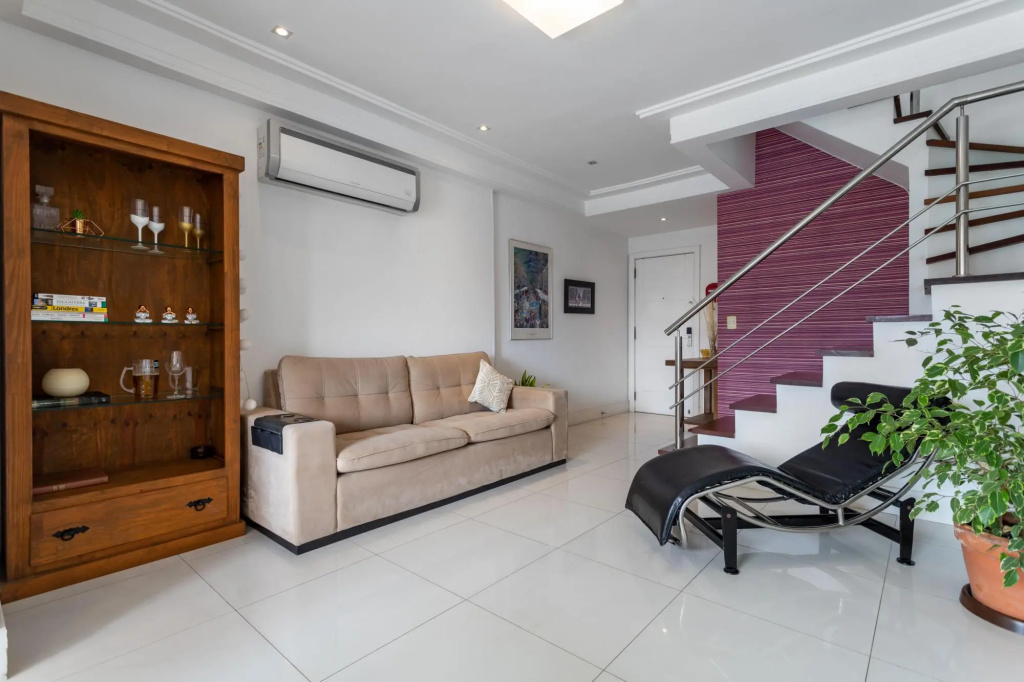 Pineapples LC2207 | Coverage in Barra da Tijuca