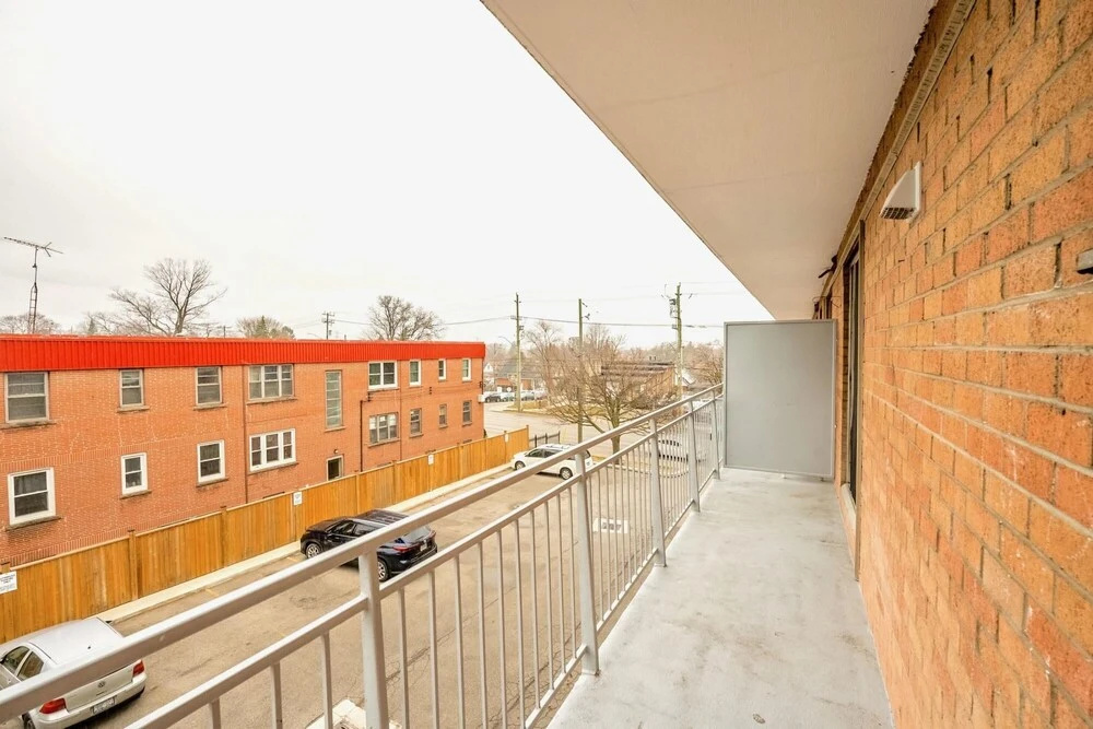 2BR Apt w King Bed and Netflix- Prime Location
