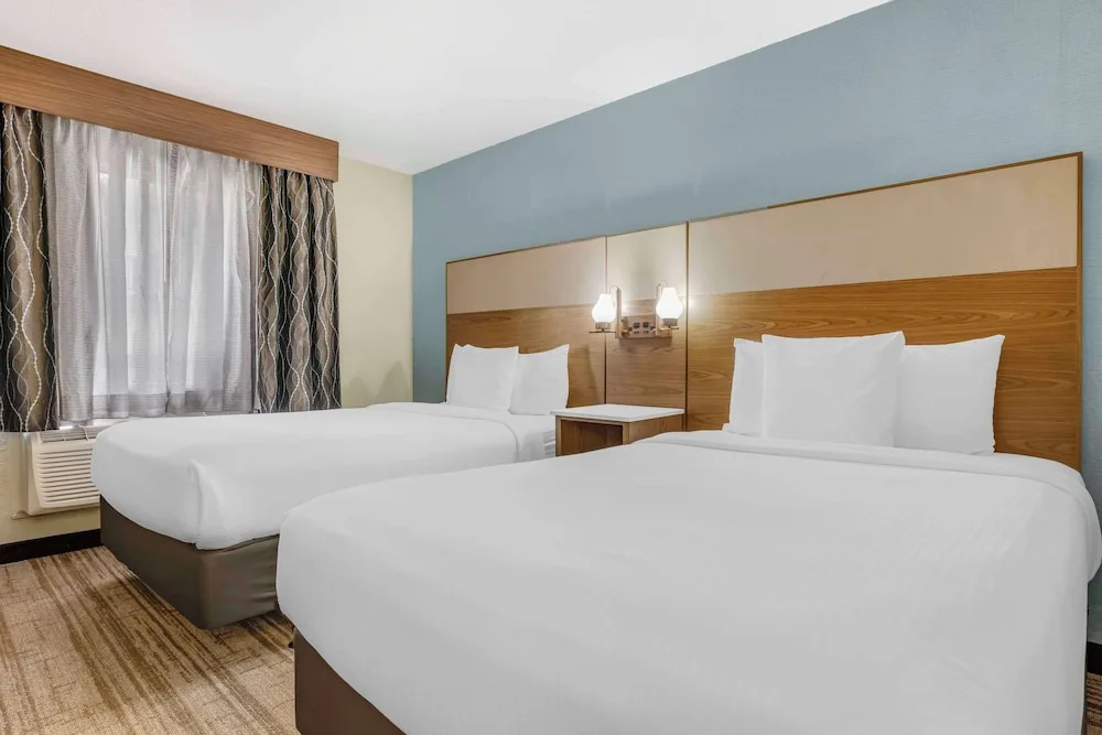 Pet Friendly Double Suite (twin beds)