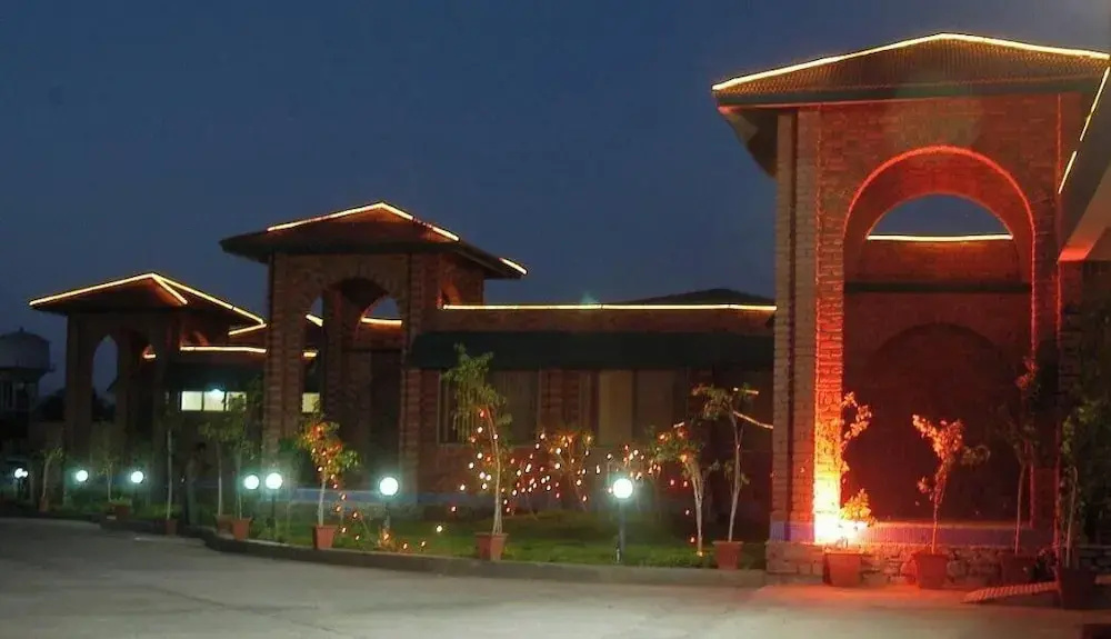 Swapanlok Farms And Resorts