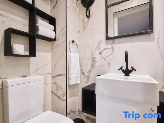 Madrigal hotel 105