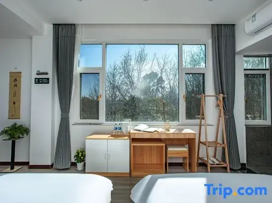 Deluxe Double room with mountain view (full double bed)