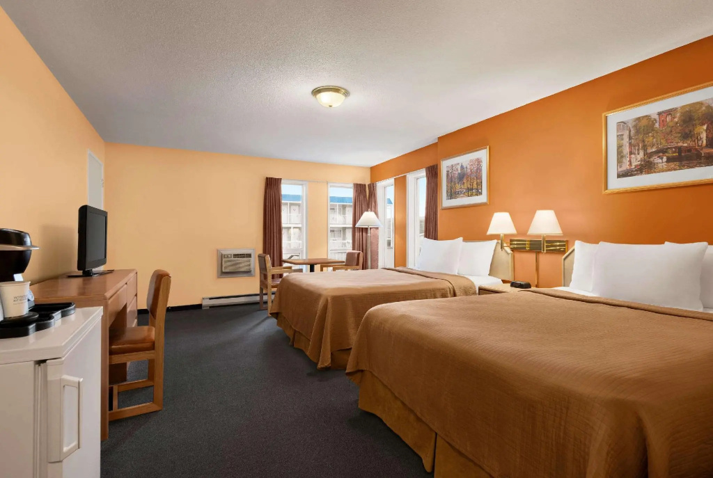 Standard Quadruple room