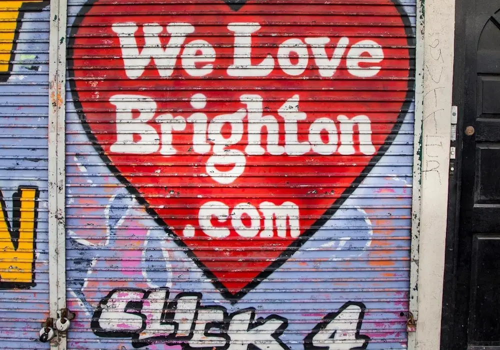 Rainbow Studio - Spacious City Centre - Close to sea - Sleeps 1 to 3 Guests