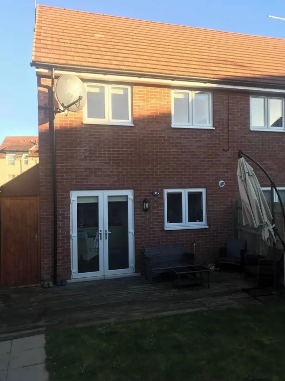 Modern 2 Bedroom House