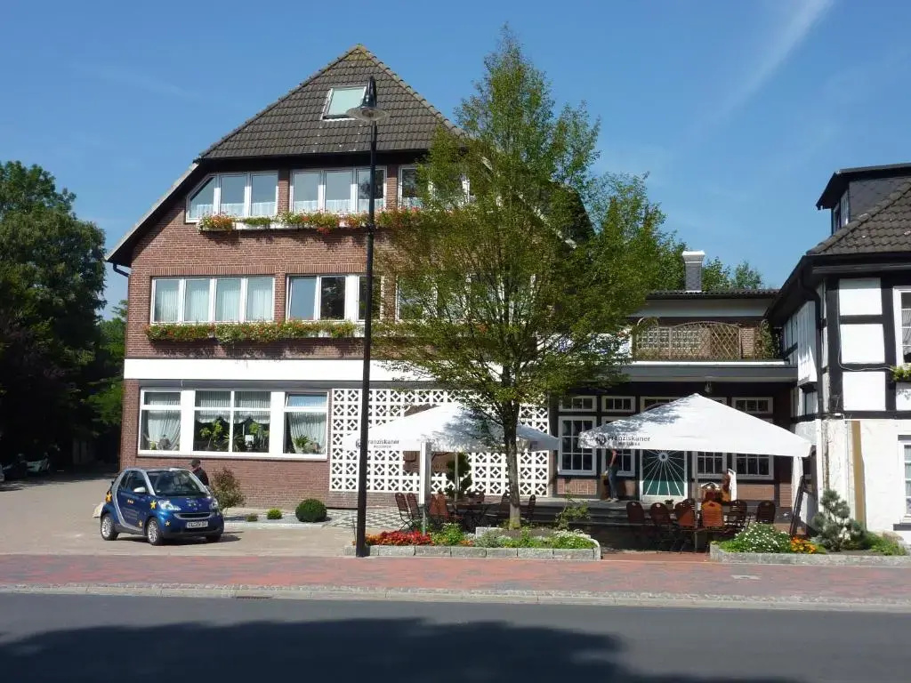 AKZENT Hotel Zur Wasserburg , bed & breakfast - Général
