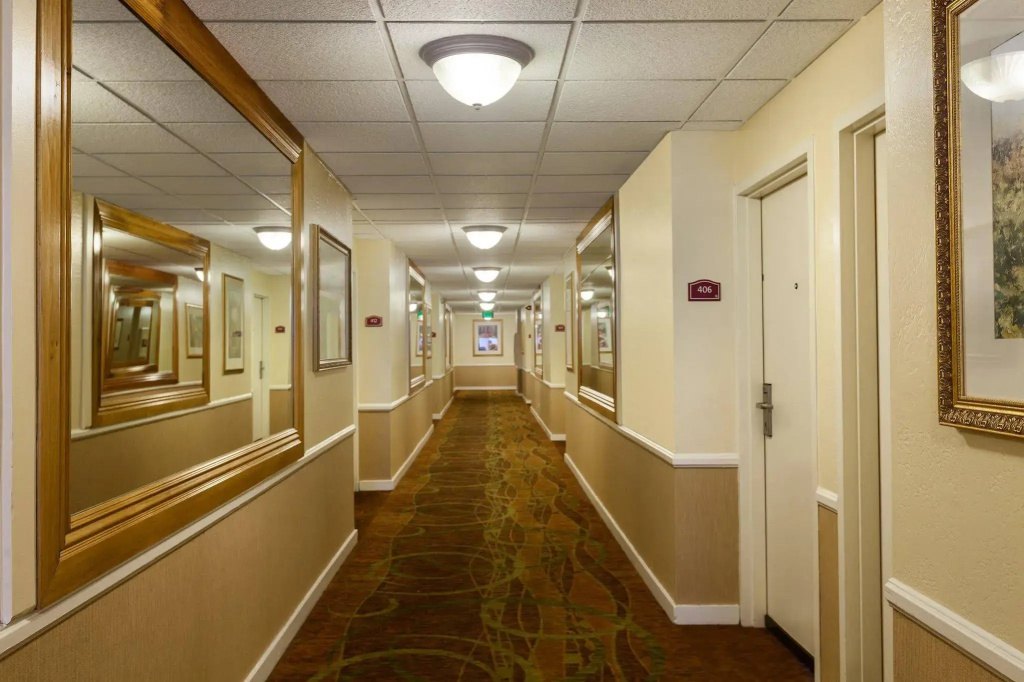 Best Western Plus Carriage Inn - Général