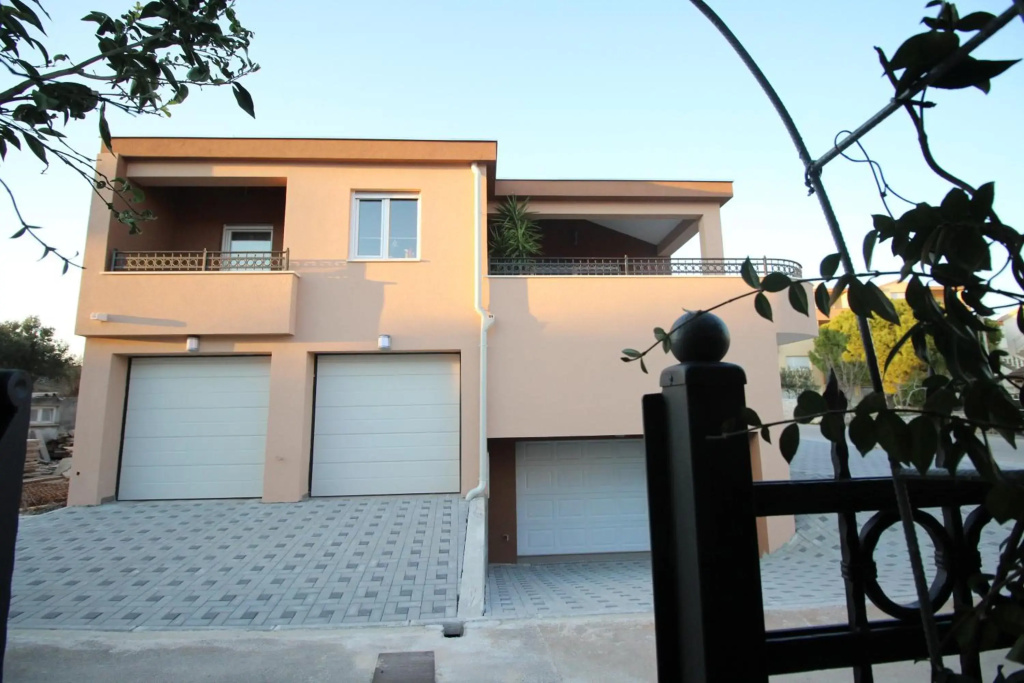 Lux Haus