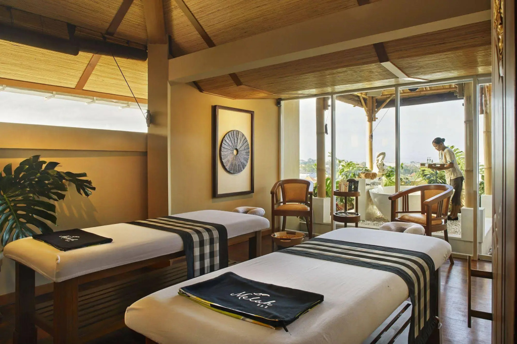 Jambuluwuk Oceano Seminyak Hotel — фото