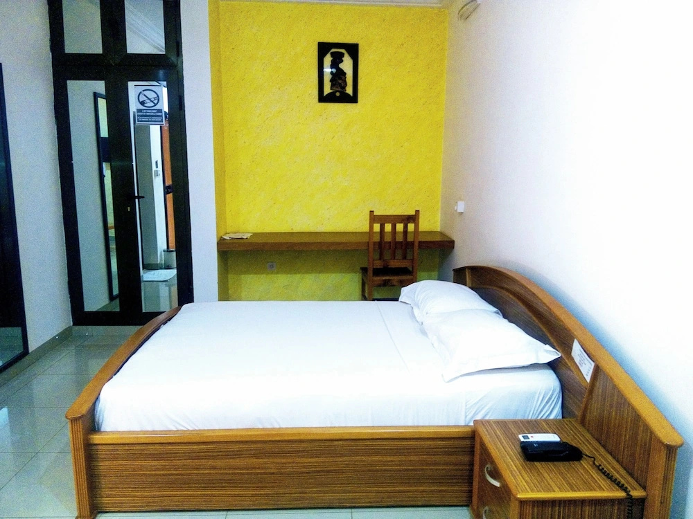Economy room