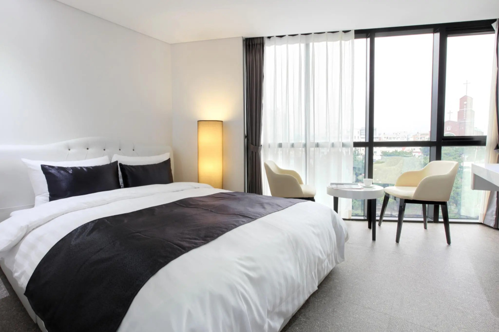 Standard Double room (full double bed)