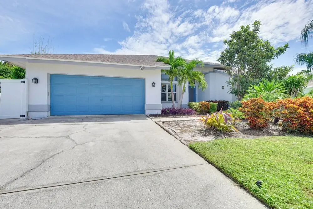 3 Mi to Dtwn Bradenton: Family Home w/ Pool!