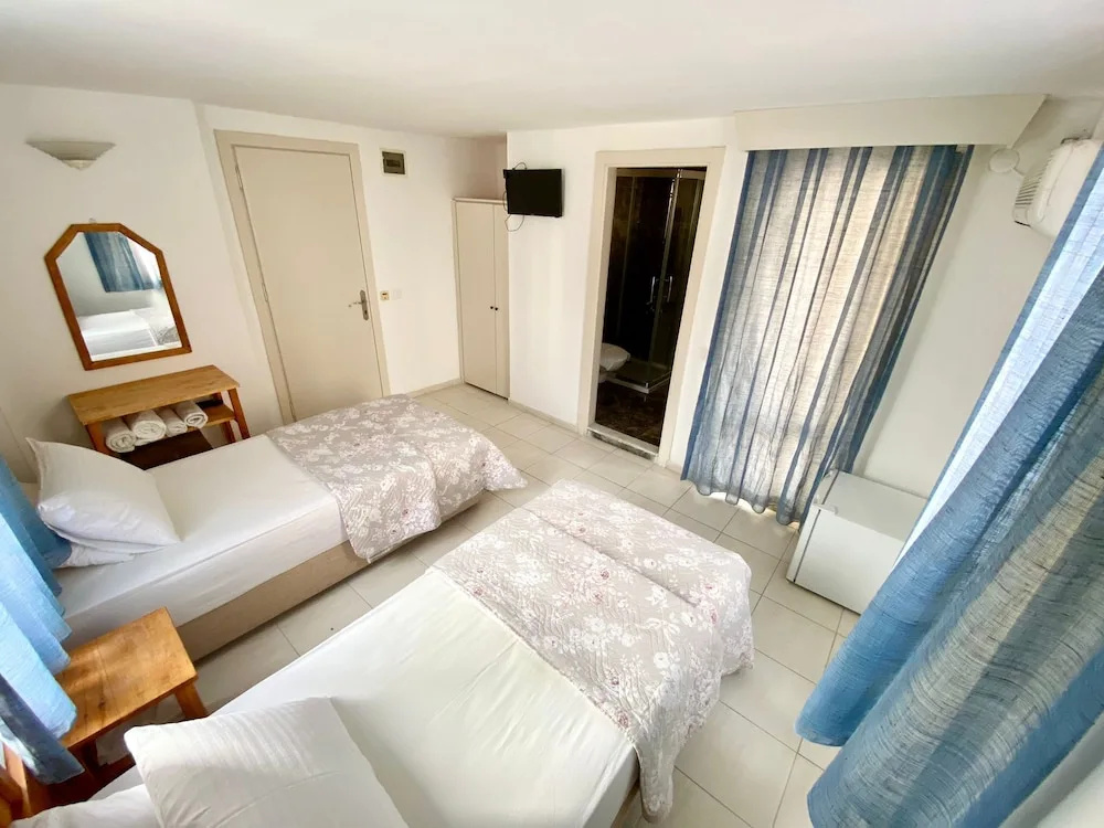 Standard Double room with balcony (full double bed)