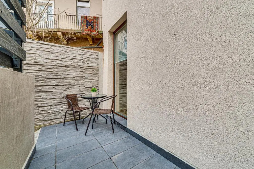 ARI Central Apartment 2