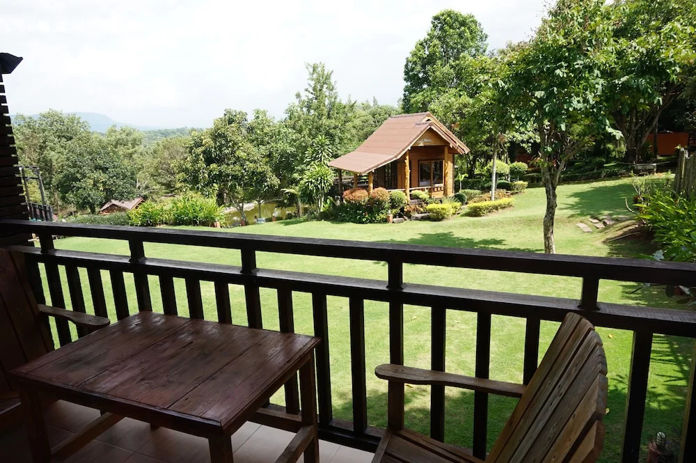 Двухместная вилла c 1 комнатой с видом на сад двуспальная кровать в Starwell Garden Home Resort