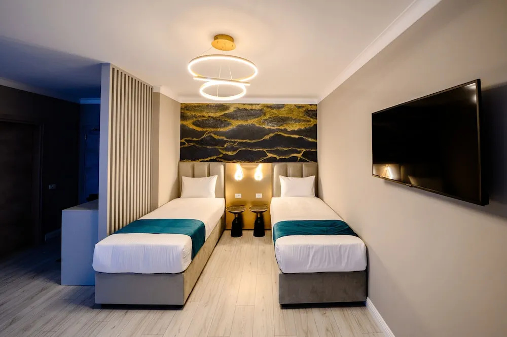 Deluxe Double room with balcony (twin beds)